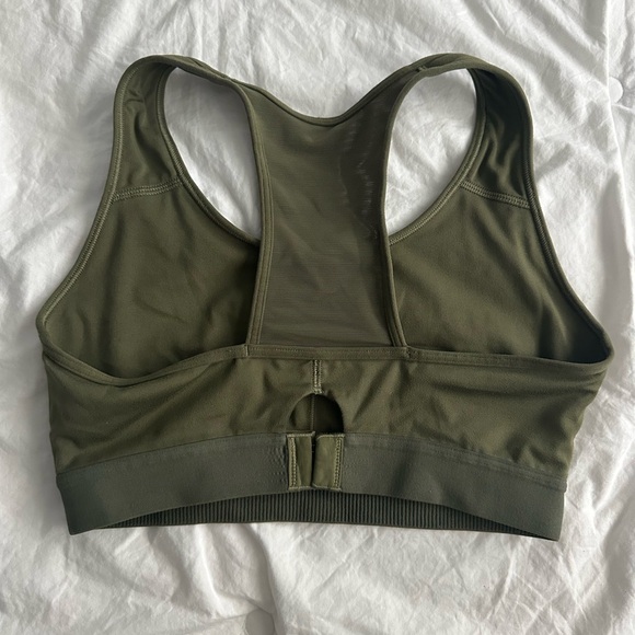 Gymshark sports bra - Picture 2 of 3